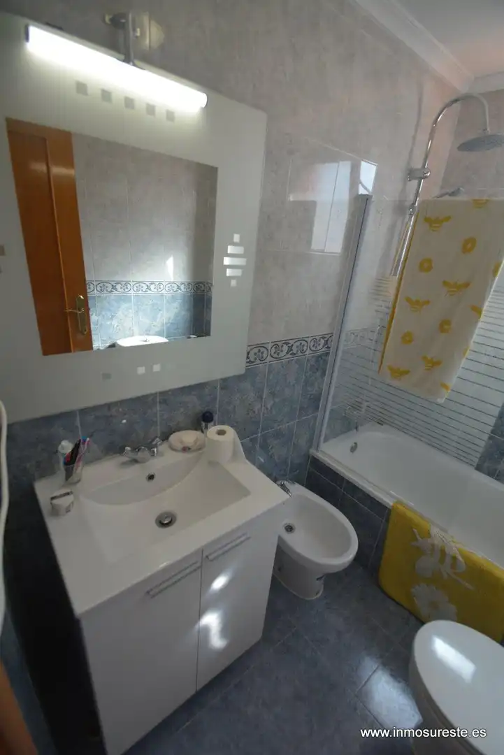 Baño de Piso en venta en Almoradí con Amueblado, Balcón y Piscina comunitaria