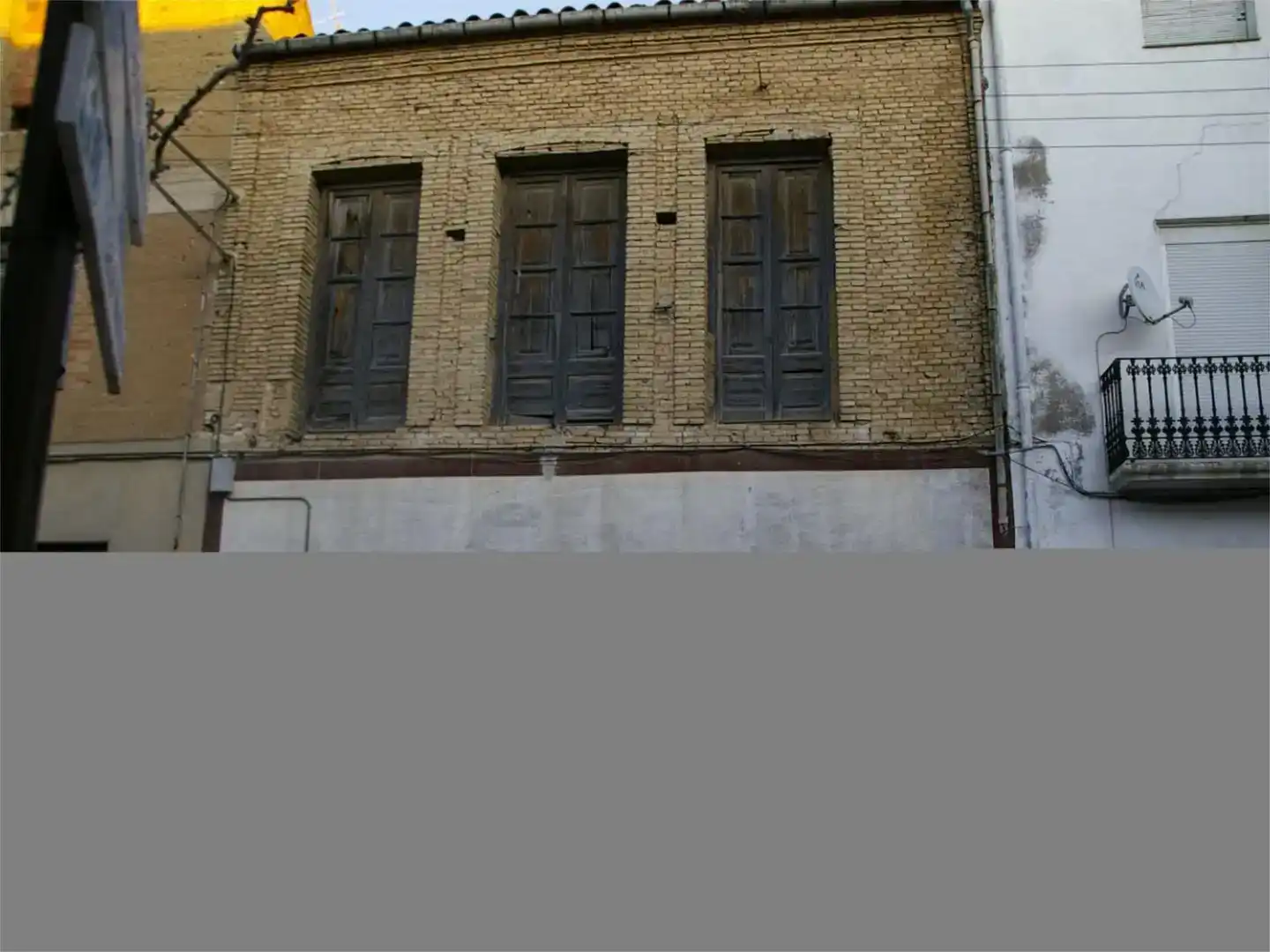 Vista exterior de Pis en venda en Benissanet