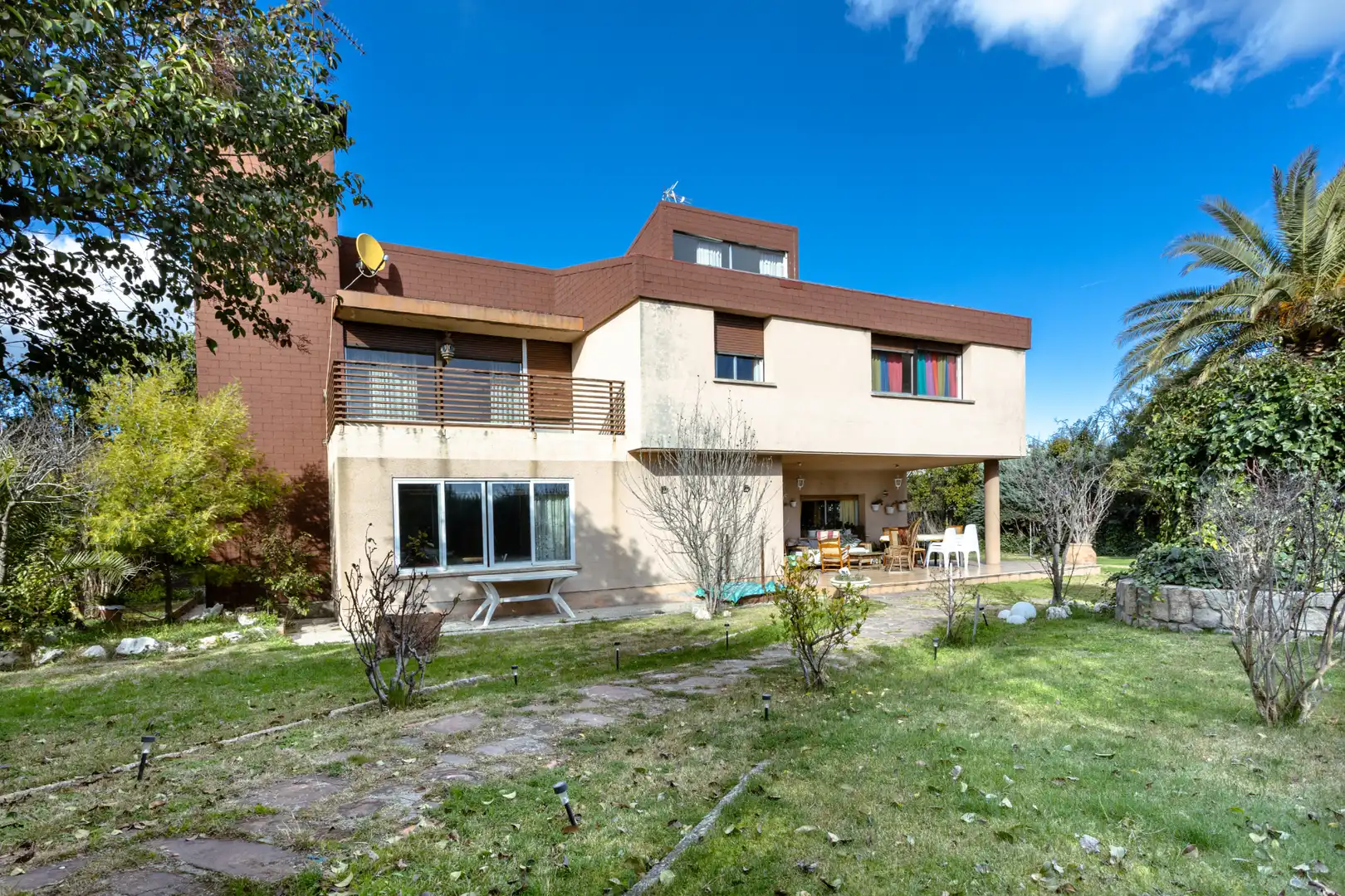 Exterior view of Houses for sale in Villanueva de la Cañada  with Air Conditioner, Heating and Storage room