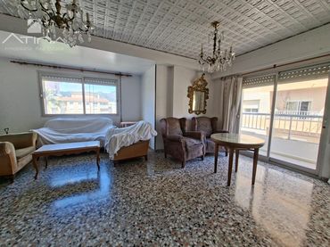 Piso con balcón en venta en Germaníes - Juzgados