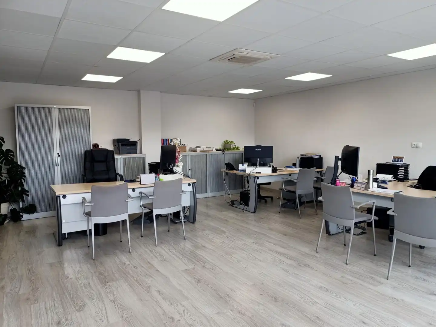 Local commercial à louer à Col.legis Nous, imagen 17
