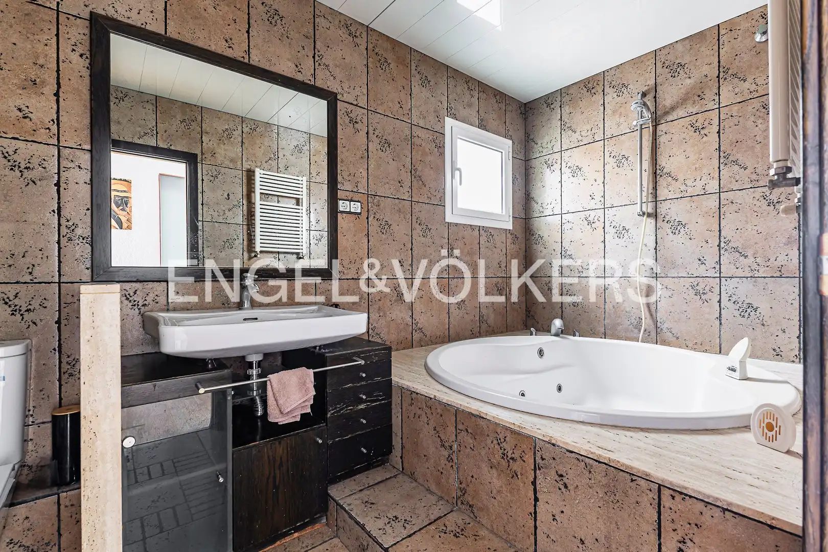 Badezimmer von Dachboden zum Verkauf in Barcelona mit Heizung, Parkett und Terrasse