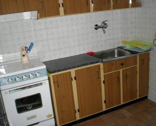 Cuina de Pis en venda en Manresa amb Calefacció, Traster i Balcó