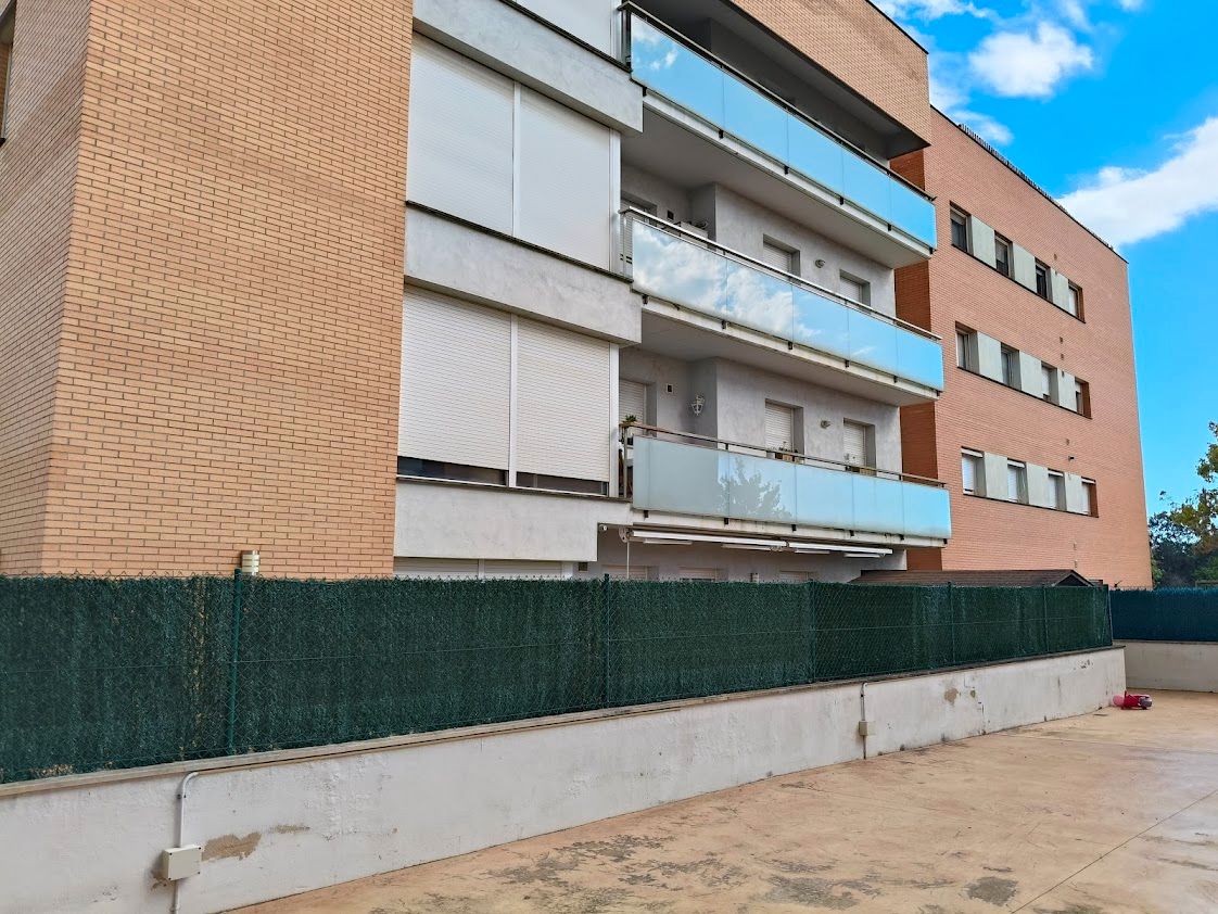 Exterior view of Flat for sale in Girona Capital  with Air Conditioner, Heating and Terrace