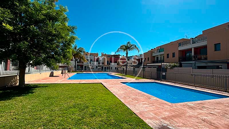 Vista exterior de Casa o xalet en venda en San Antonio de Benagéber amb Aire condicionat, Calefacció i Jardí privat