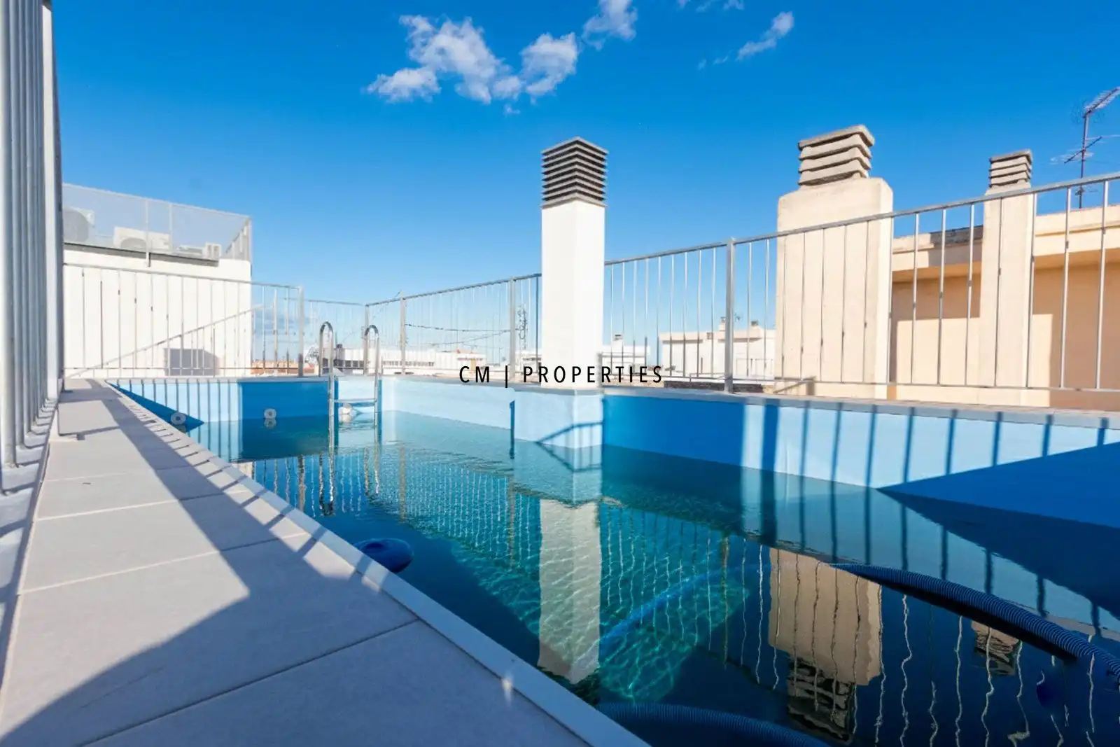 Schwimmbecken von Wohnung zur Miete in Valencia mit Terrasse, Abstellraum und Schwimmbad