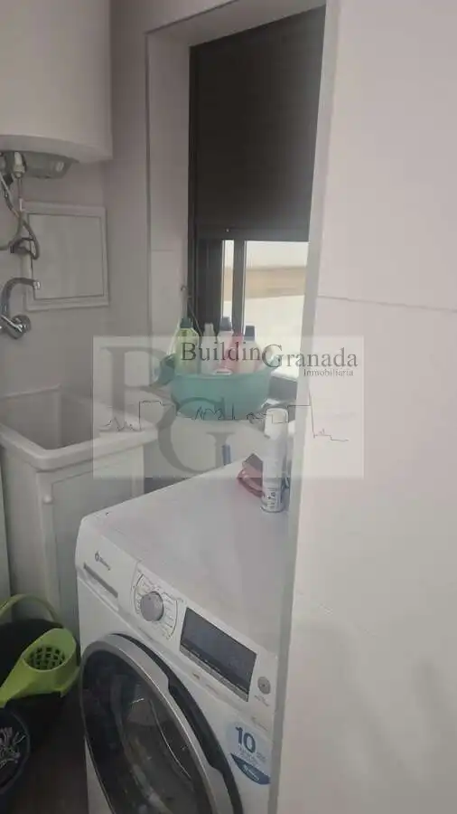 Bany de Pis de lloguer en Granada amb Aire condicionat, Calefacció i Moblat