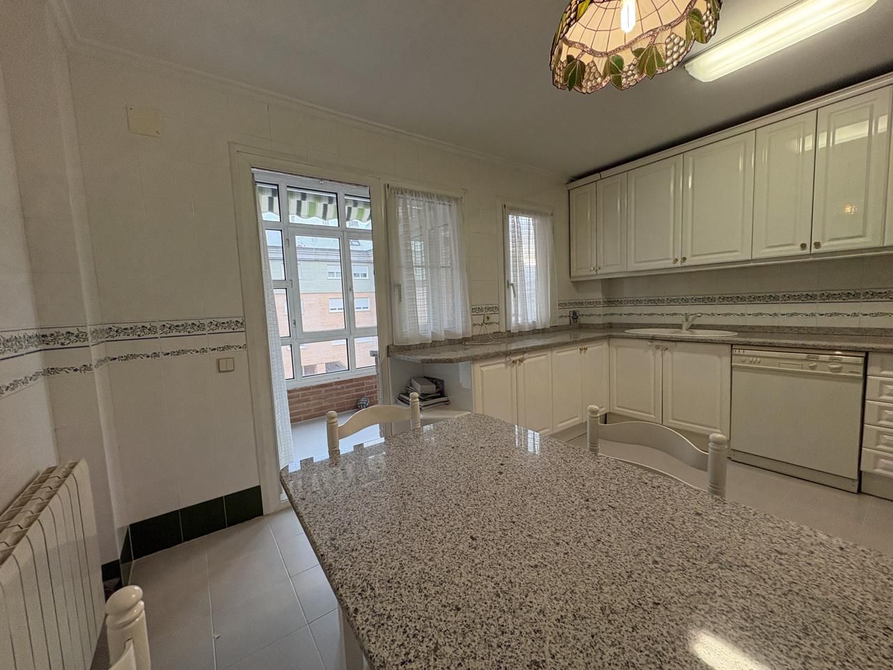 Küche von Wohnung zur Miete in  Toledo Capital mit Heizung, Parkett und Terrasse