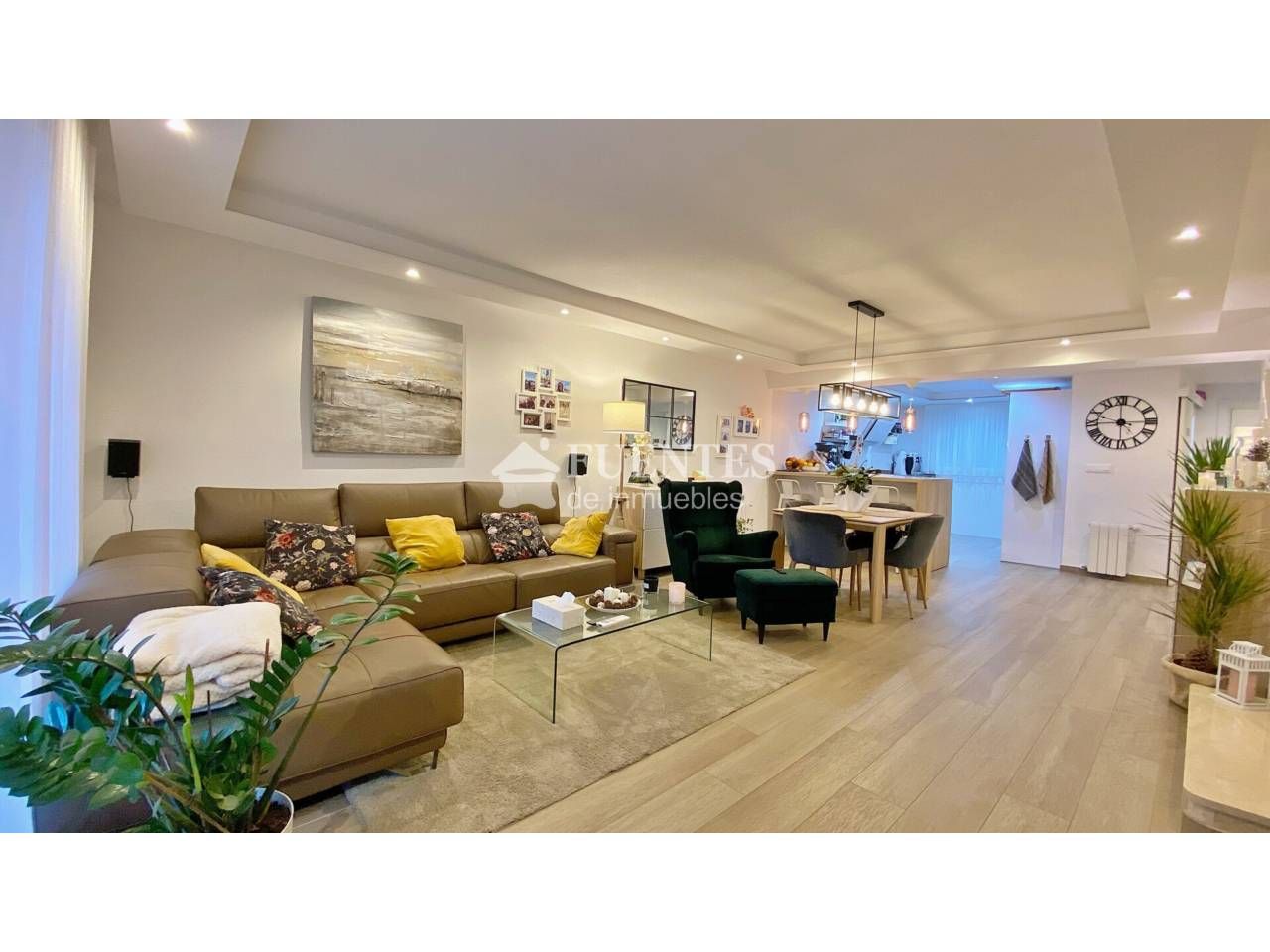 Sala d'estar de Casa o xalet en venda en Alicante / Alacant amb Aire condicionat, Calefacció i Jardí privat