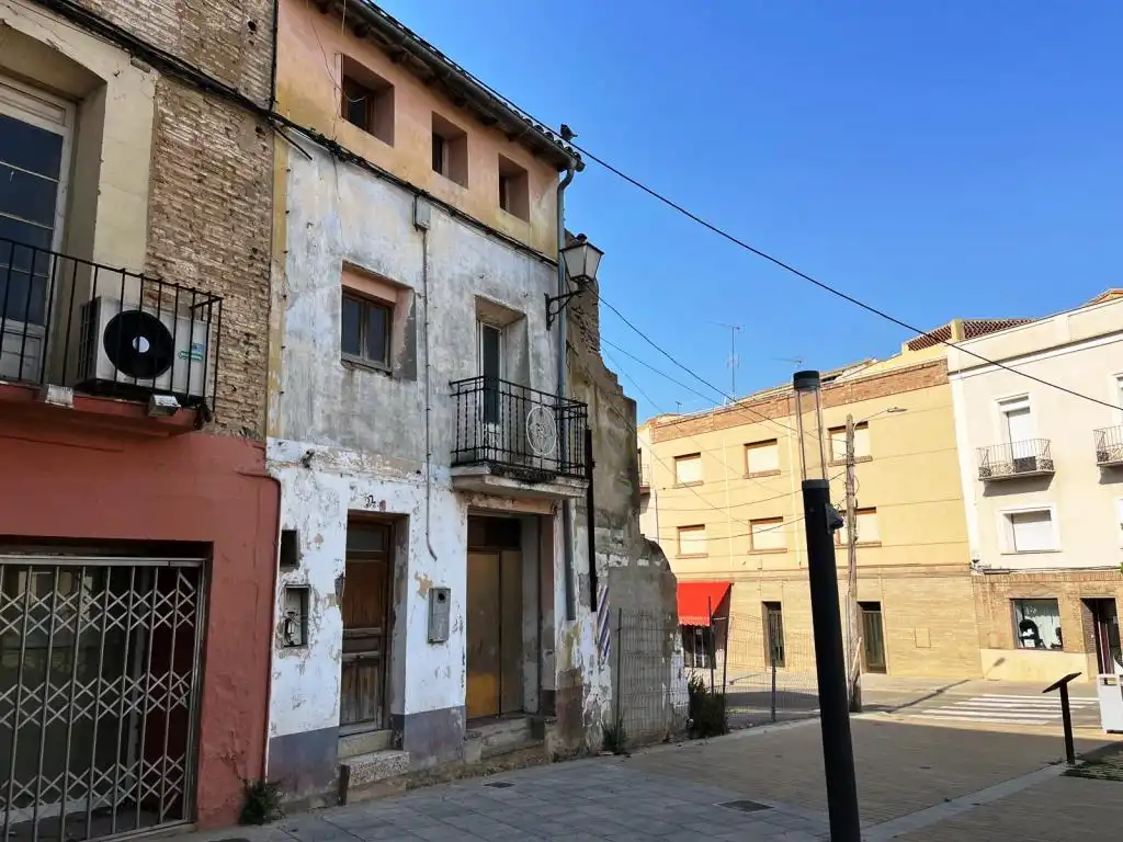 Vista exterior de Casa o xalet en venda en Binéfar