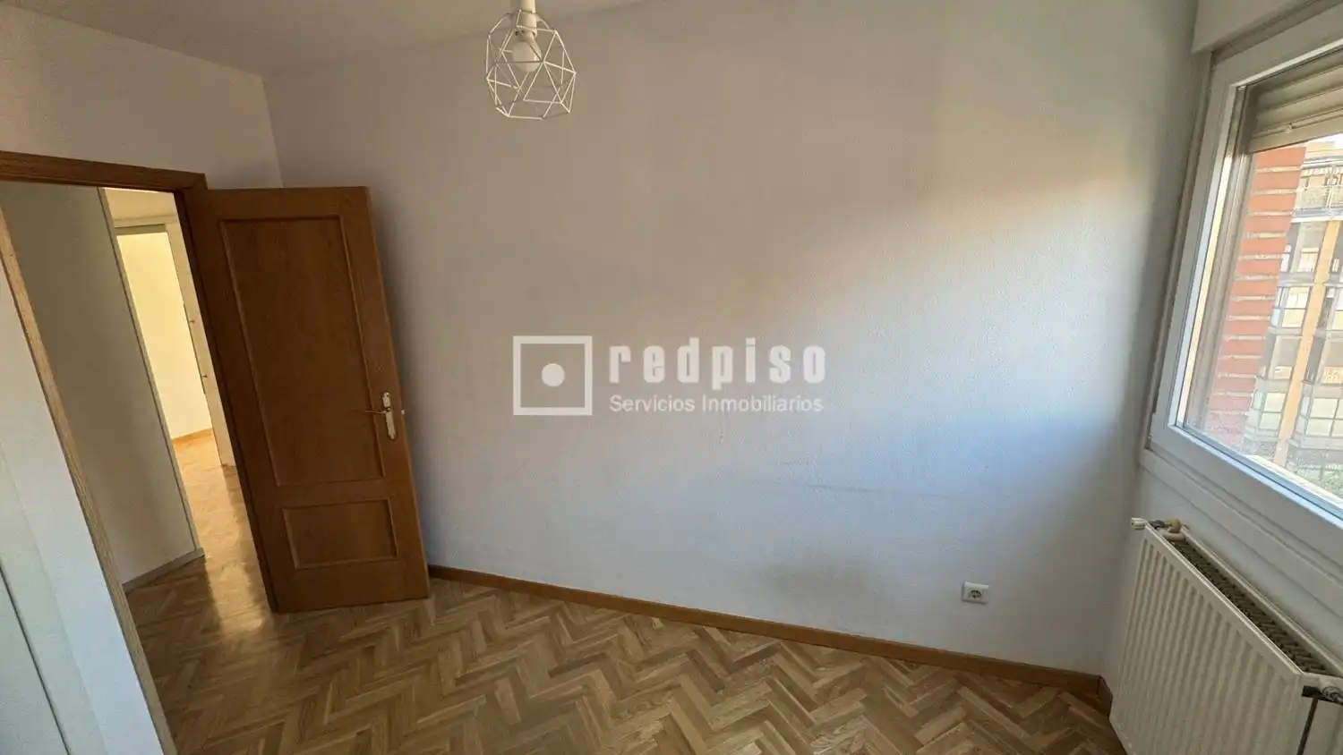 Dormitori de Pis en venda en Madrid amb Calefacció, Jardí privat i Parquet