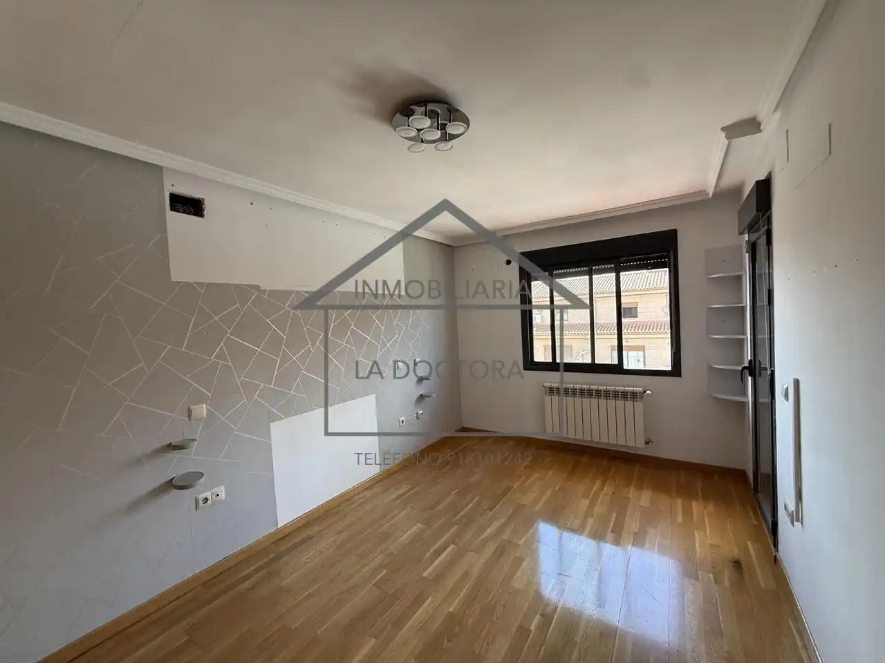 Sala de estar de Casa adosada en venta en Navalcarnero con Calefacción, Jardín privado y Terraza