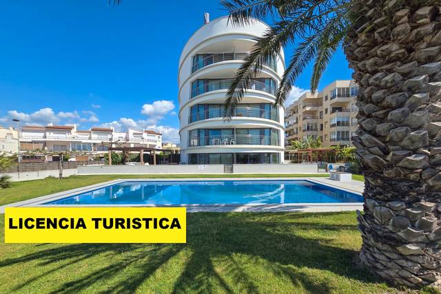 Ático en Venta en Passeig Marítim, 31, 17487, Empuriabrava, Girona en Salatar