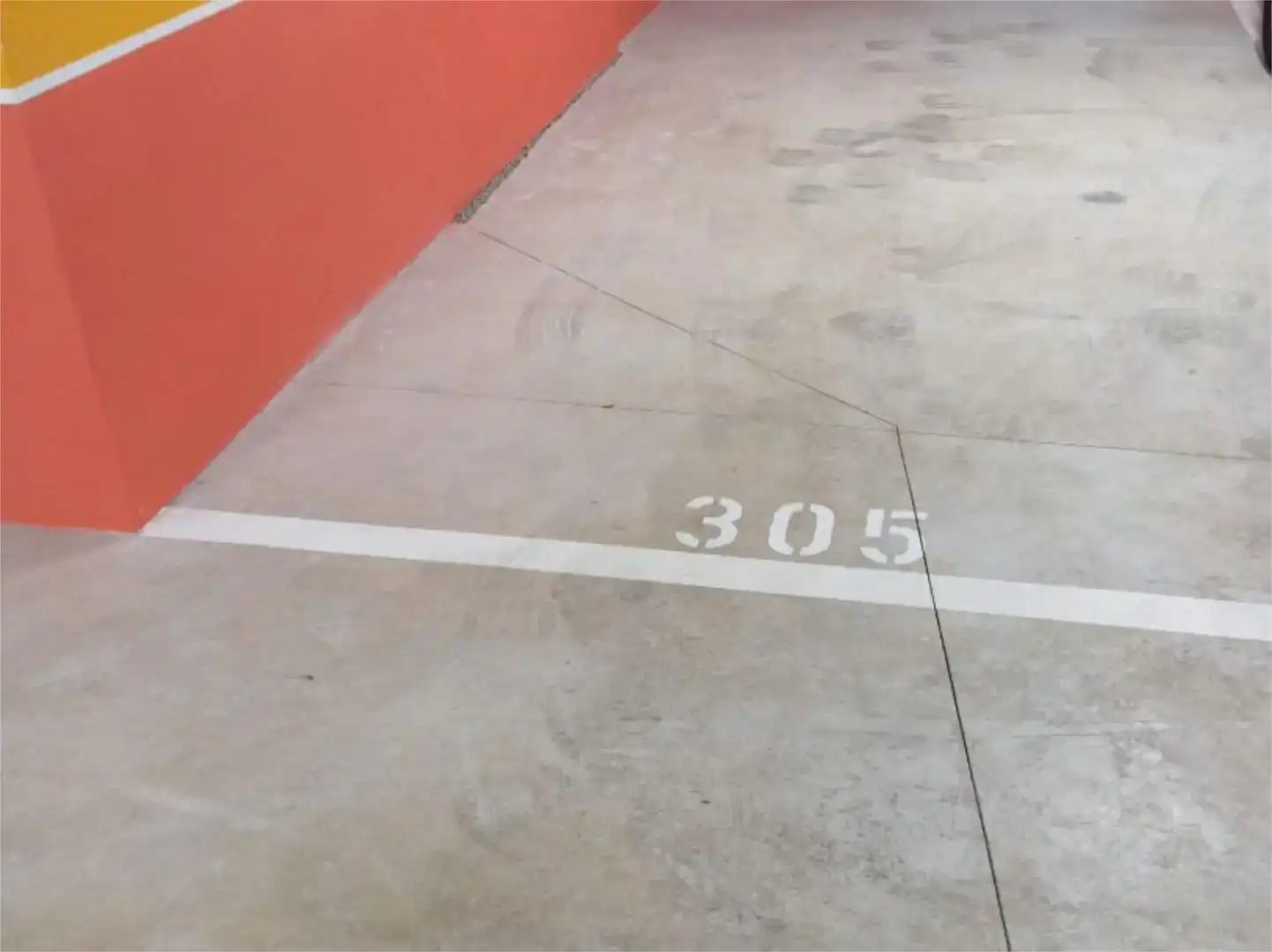 Parkplatz von Garage zur Miete in A Parda