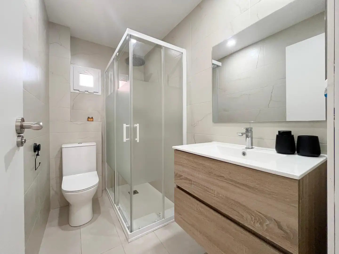 Bathroom of Flat for rent in Valencia  with Air Conditioner, Heating and Furnished