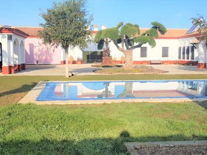 Schwimmbecken von Country house zum verkauf in Alcalá del Río mit Klimaanlage, Heizung und Privatgarten