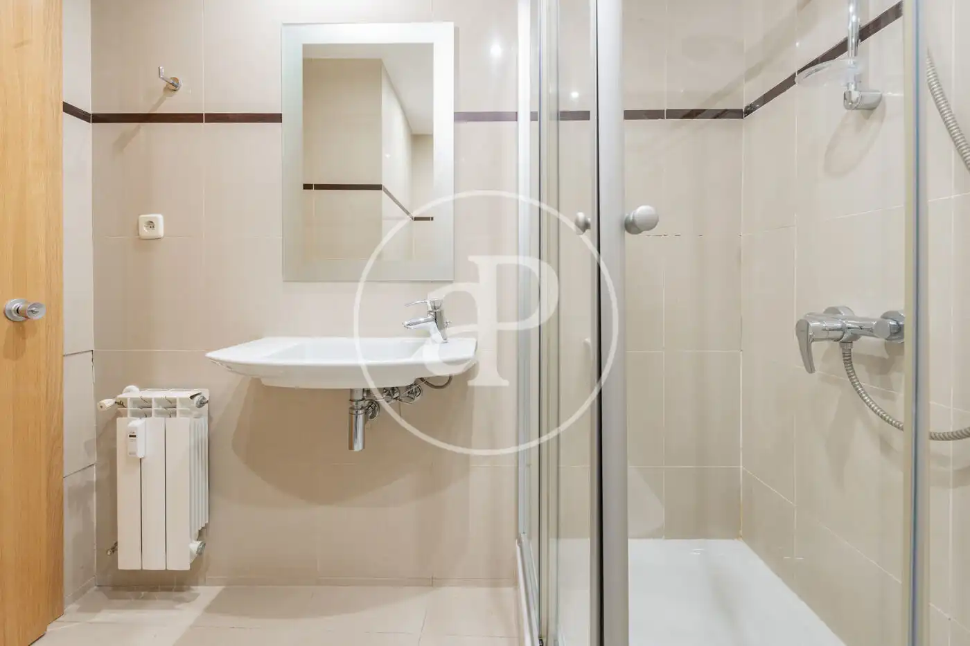 Badezimmer von Wohnung zum Verkauf in Madrid mit Klimaanlage, Heizung und Terrasse