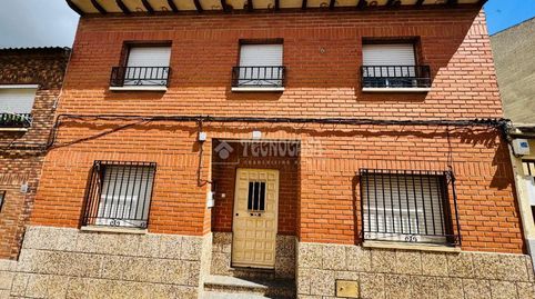 Foto 2 de Casa adosada en venta en Los Navalmorales, Toledo