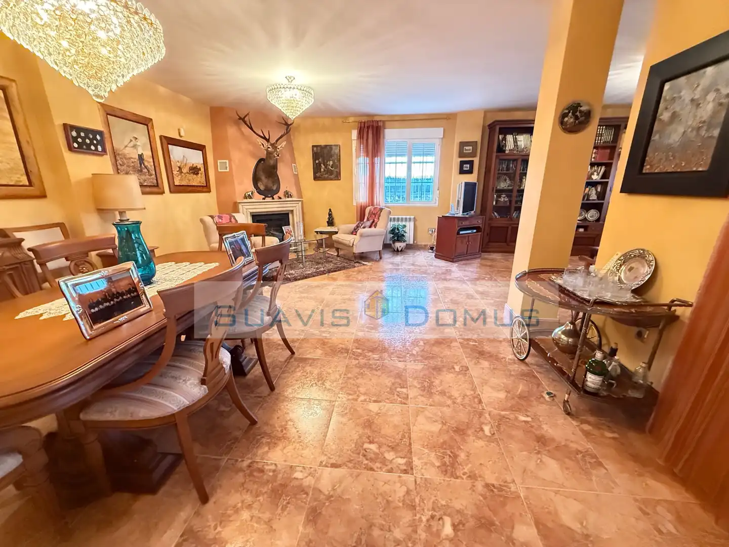 Sala de estar de Casa o chalet en venta en Roales con Calefacción, Jardín privado y Terraza