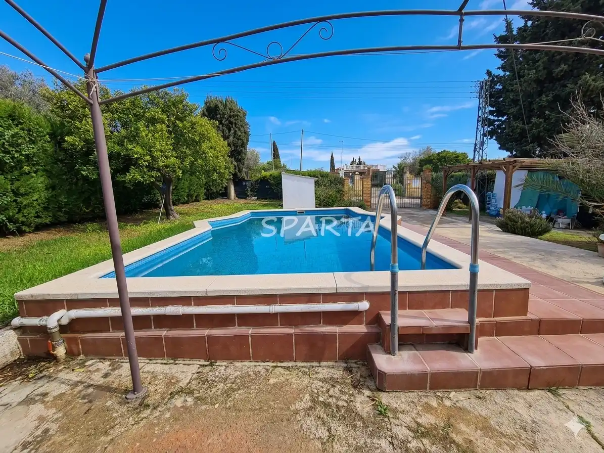 Schwimmbecken von Country house zum Verkauf in Sanlúcar la Mayor mit Privatgarten, Schwimmbad und Ofen