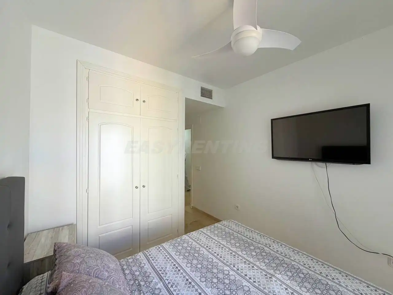 Habitación de Apartamento de alquiler en Manilva con Terraza, Amueblado y Alarma