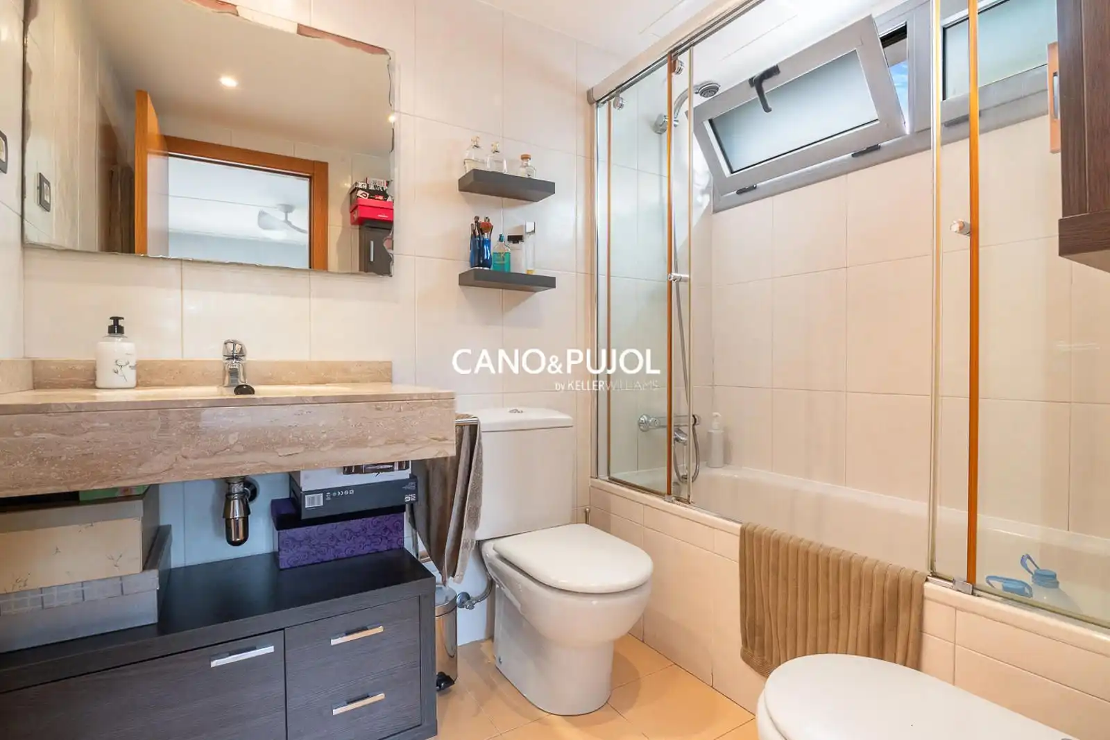 Bathroom of Flat for sale in Sant Cugat del Vallès  with Heating, Terrace and Storage room