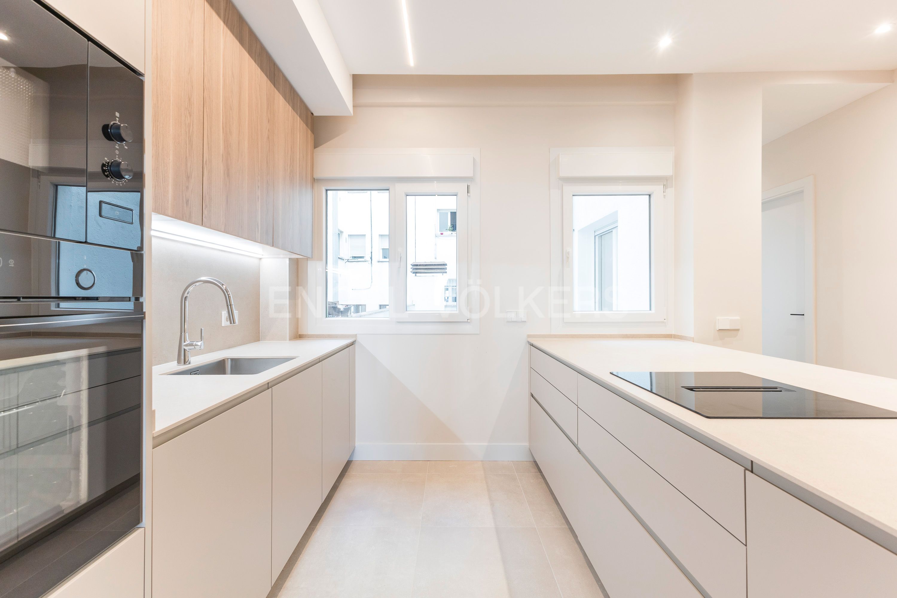 Cuina de Apartament en venda en  Madrid Capital amb Aire condicionat i Calefacció