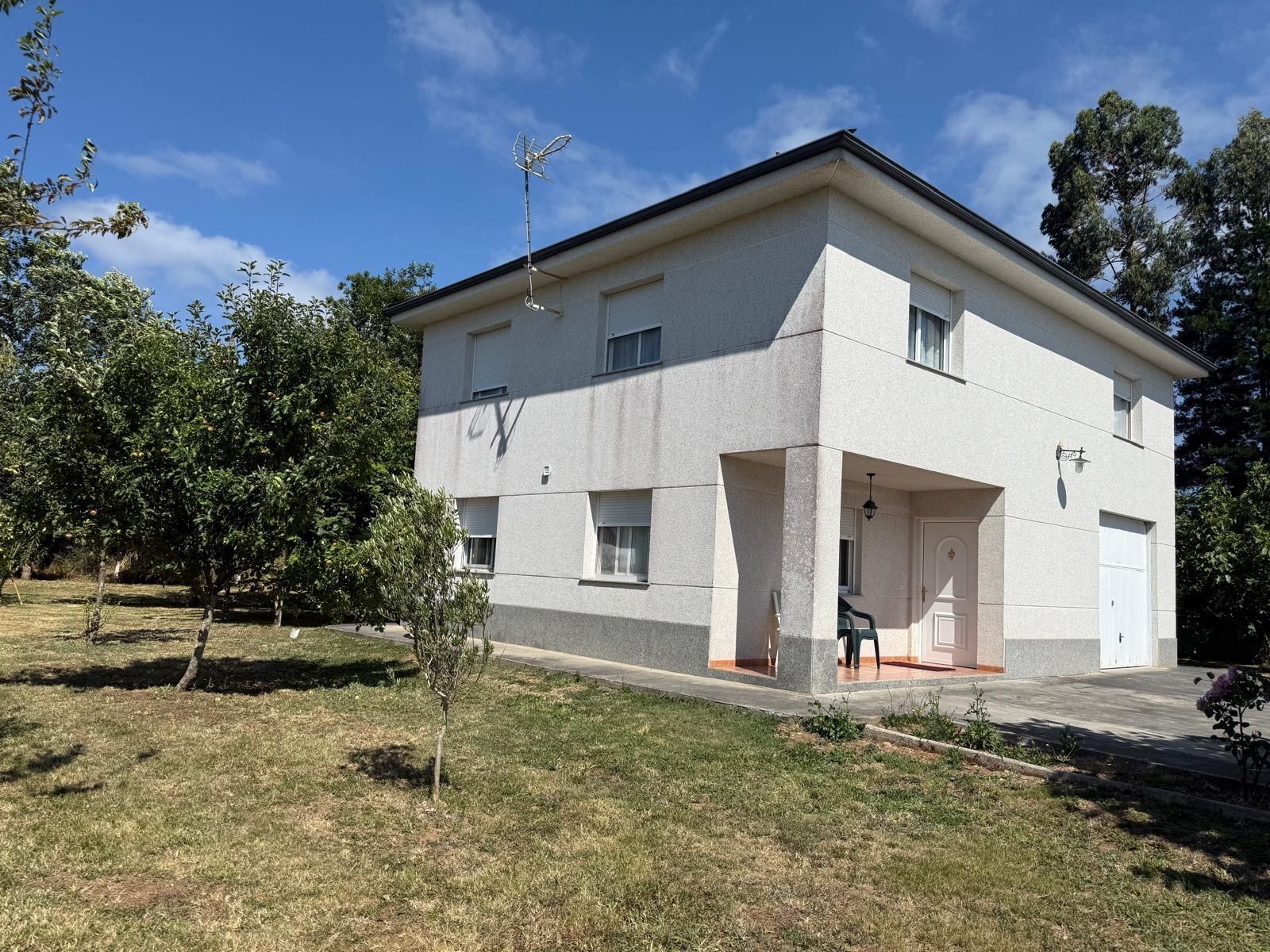 Vista exterior de Casa o xalet en venda en Begonte amb Calefacció i Moblat