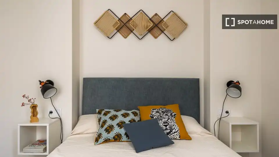Habitación de Piso de alquiler en Valencia con Aire acondicionado, Calefacción y Amueblado