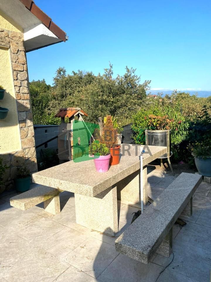 Terrassa de Casa o xalet en venda en Ourense Capital  amb Calefacció i Jardí privat