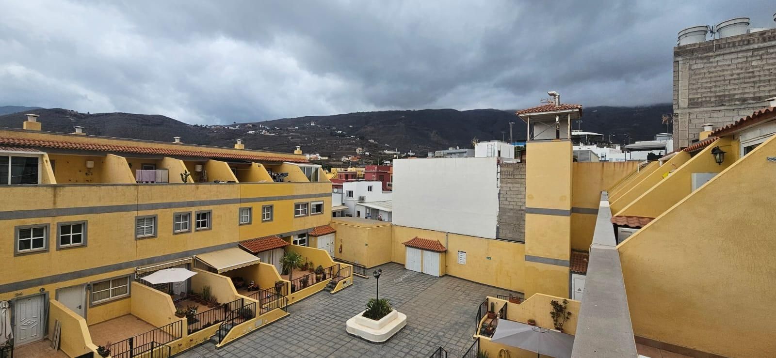 Vista exterior de Dúplex en venda en Arona amb Terrassa i Balcó