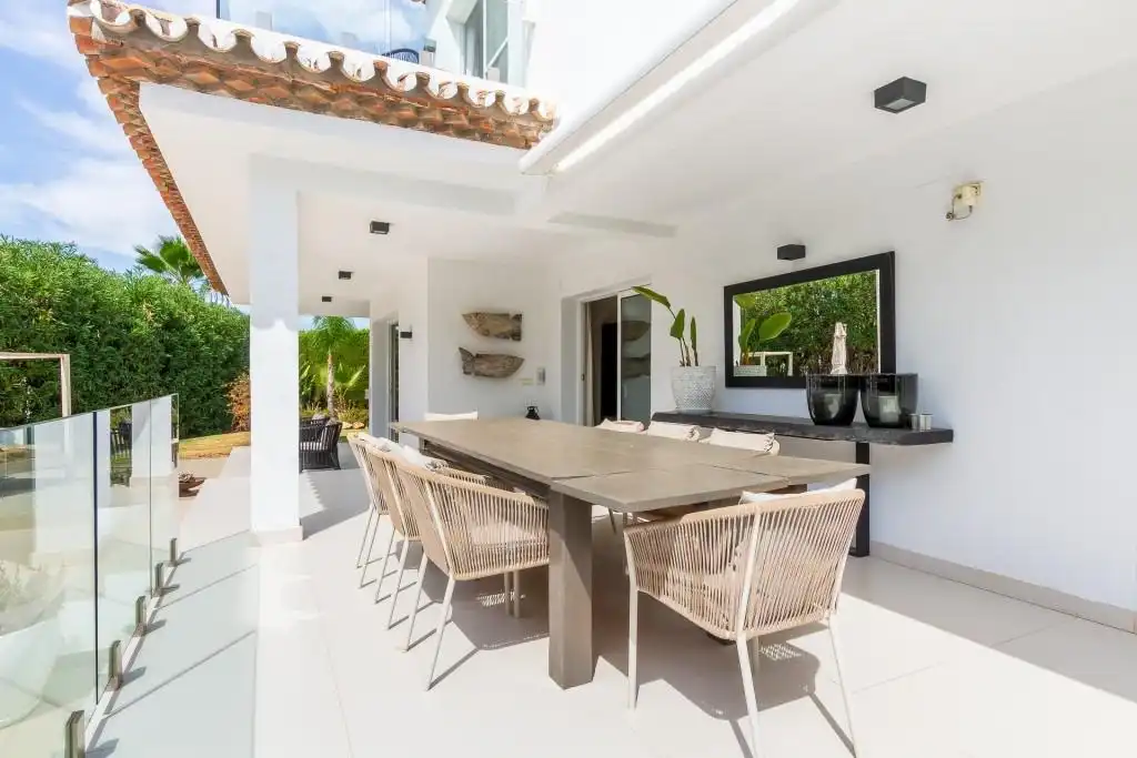 Terrassa de Casa o xalet en venda en Marbella amb Aire condicionat, Calefacció i Jardí privat