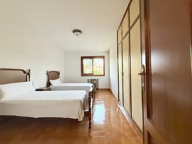 Dormitori de Casa o xalet en venda en Benicasim / Benicàssim amb Jardí privat, Terrassa i Piscina