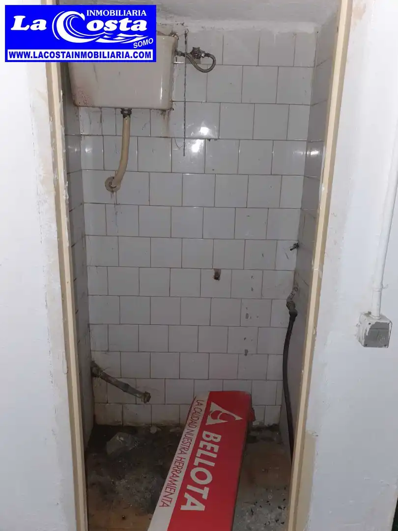 Bany de Local en venda en Santander