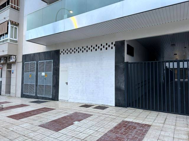 Local comercial en Alquiler en Doctor Miguel Díaz Recio en El Tejar - Hacienda Bizcochero