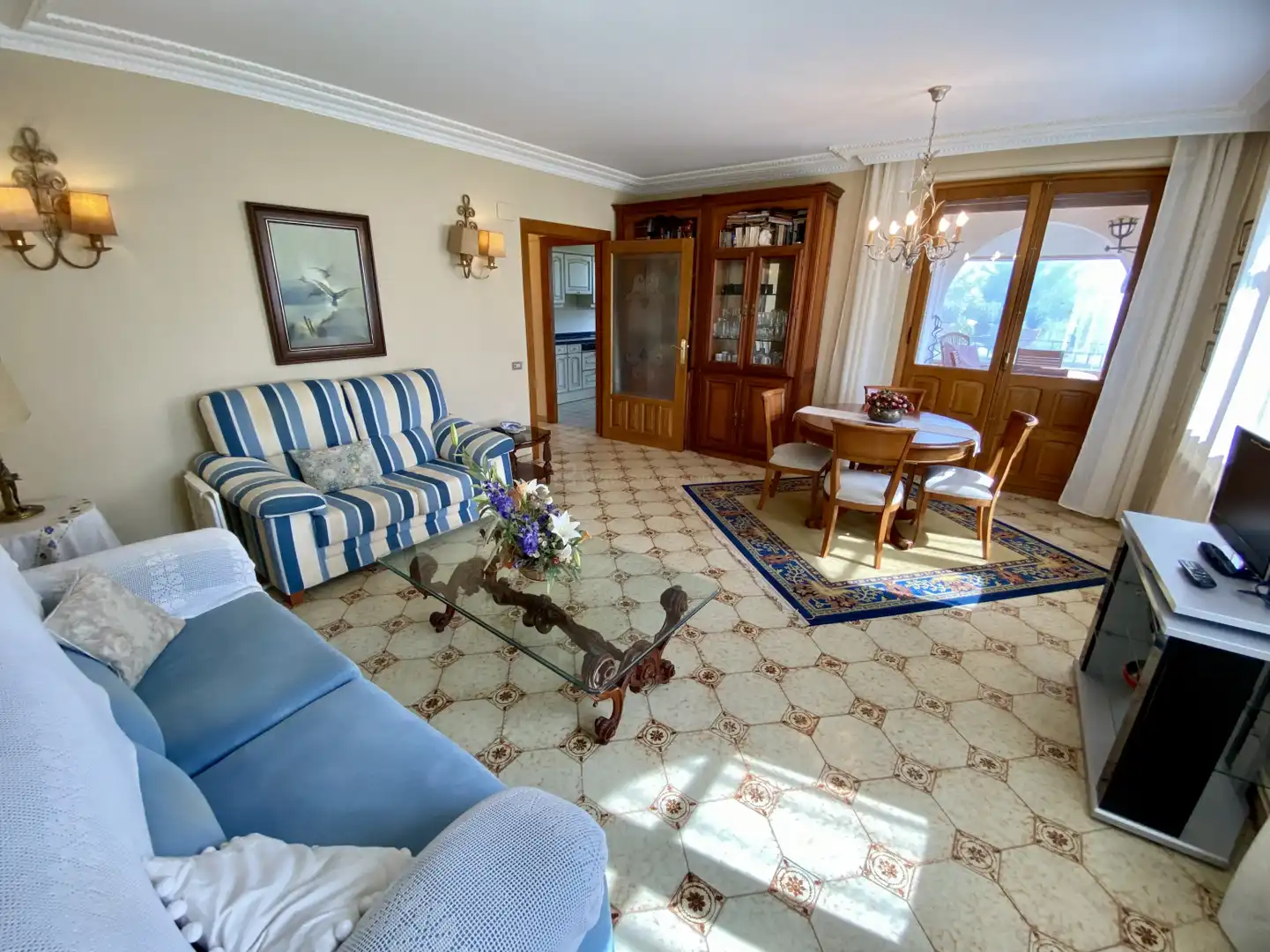 Sala d'estar de Casa o xalet en venda en Nalda amb Calefacció, Jardí privat i Terrassa