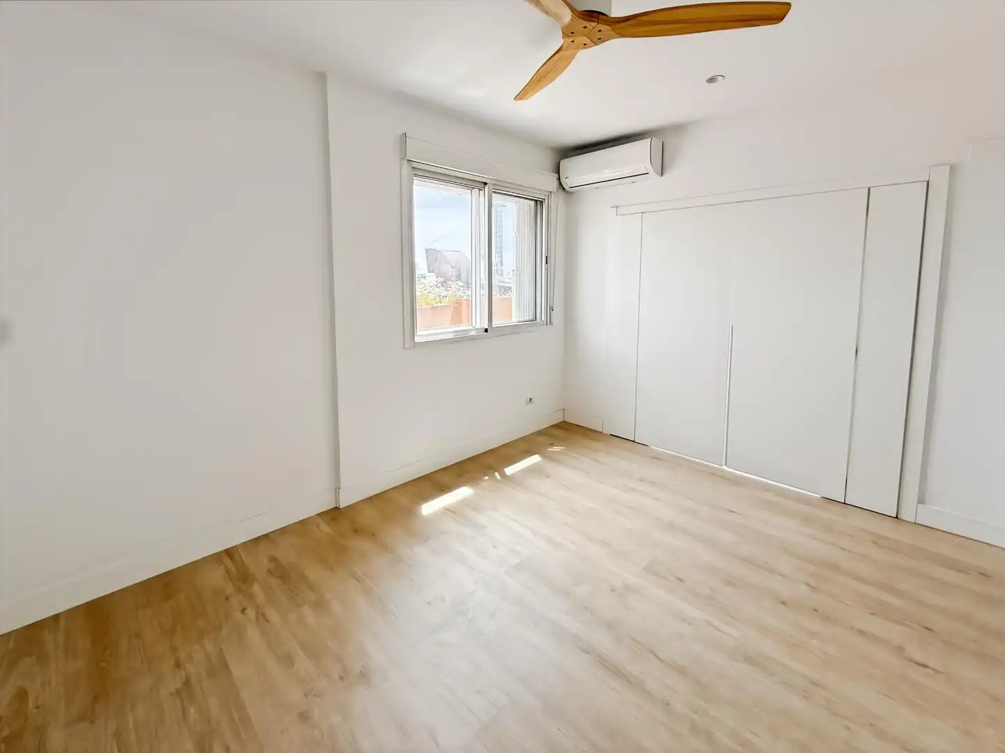 Habitación de Ático de alquiler en Madrid con Aire acondicionado, Calefacción y Terraza
