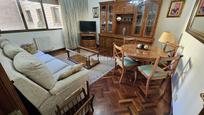 Sala d'estar de Apartament en venda en  Logroño amb Calefacció, Parquet i Moblat