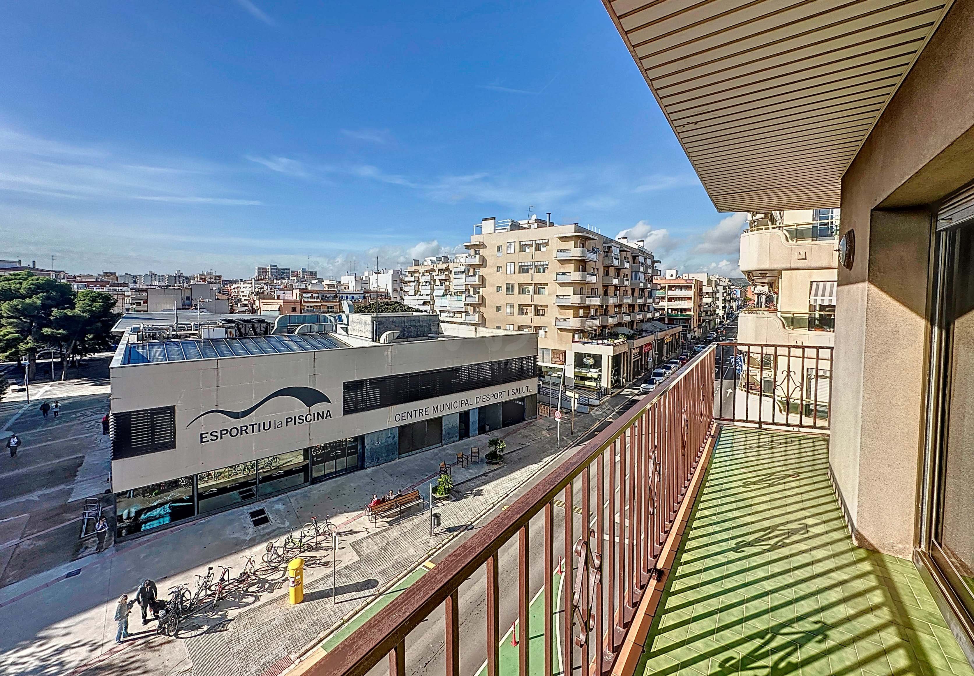 Exterior view of Flat for sale in Vilanova i la Geltrú