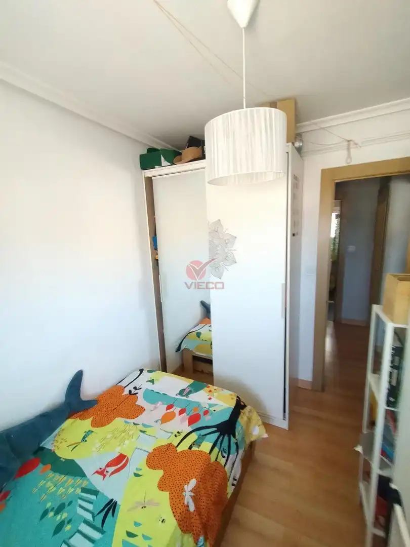 Habitación de Piso en venta en Cuenca con Calefacción, Jardín privado y Trastero