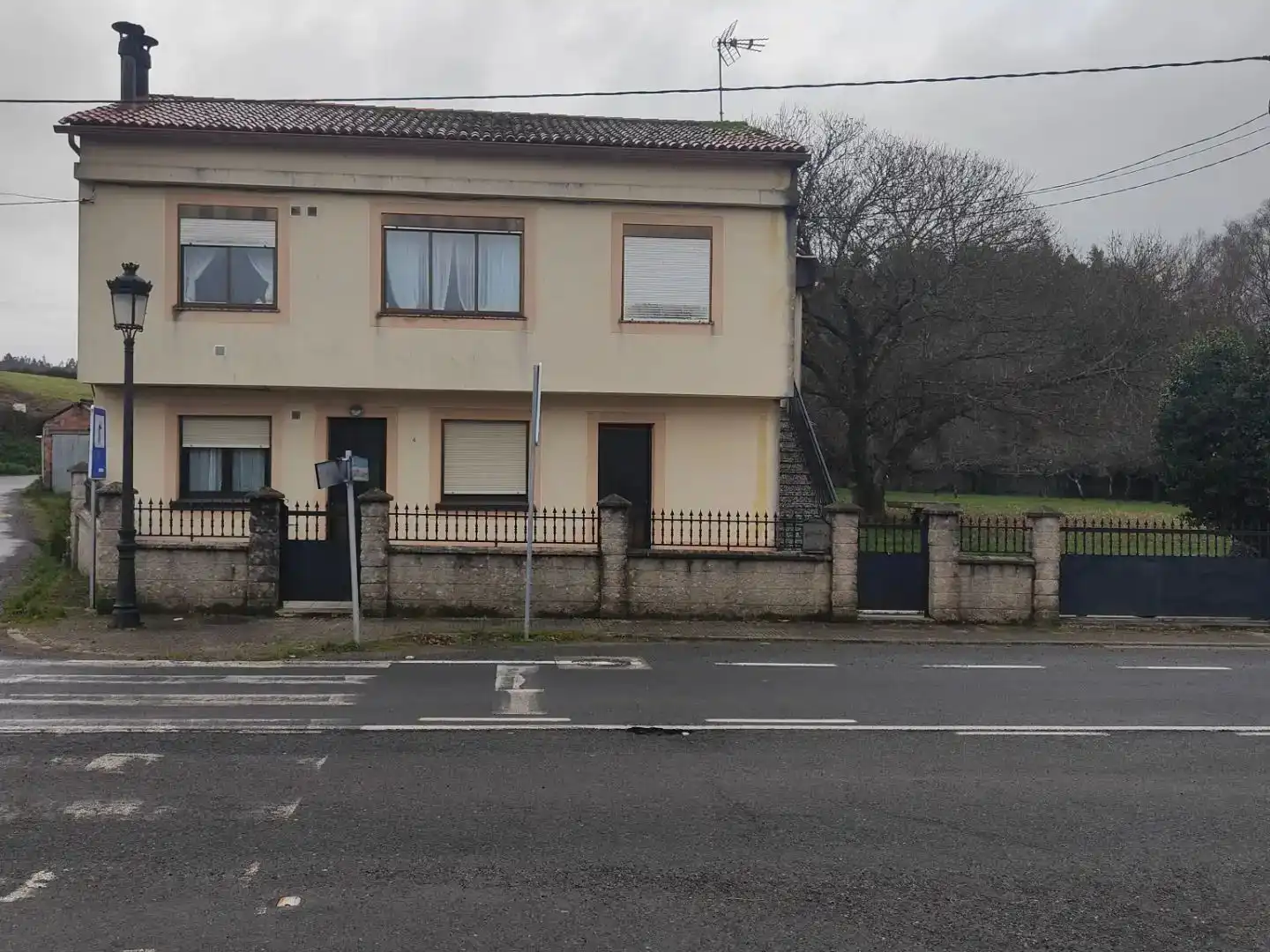 Vista exterior de Casa o chalet en venta en Sobrado (A Coruña) con Balcón