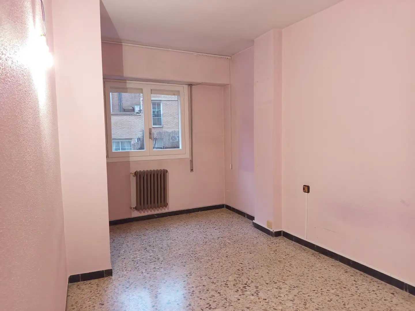 Bedroom of Flat for sale in Zaragoza  with Heating, Terrace and Balcony
