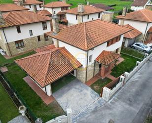 Vista exterior de Casa o xalet en venda en Mazcuerras amb Calefacció, Jardí privat i Terrassa