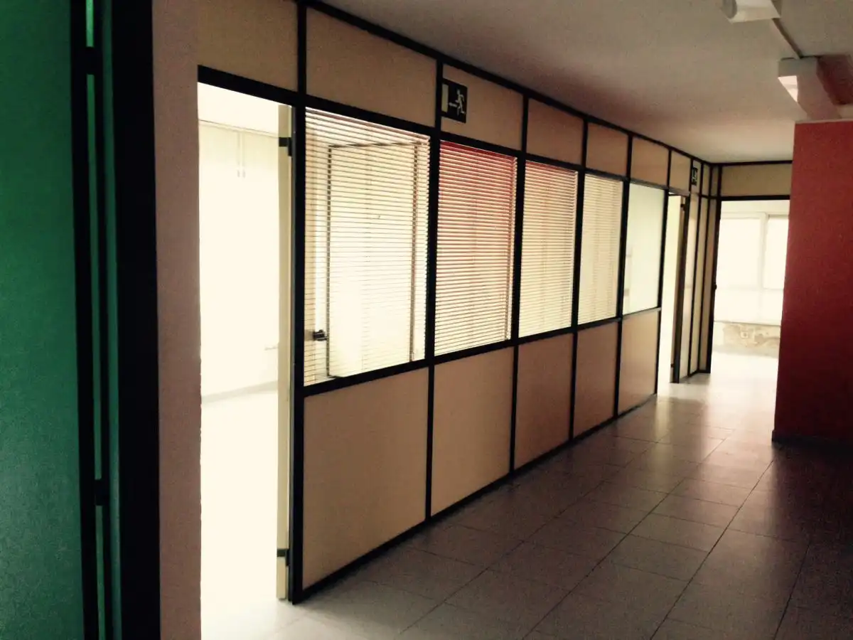 Oficina en venda en Oviedo  amb Calefacció