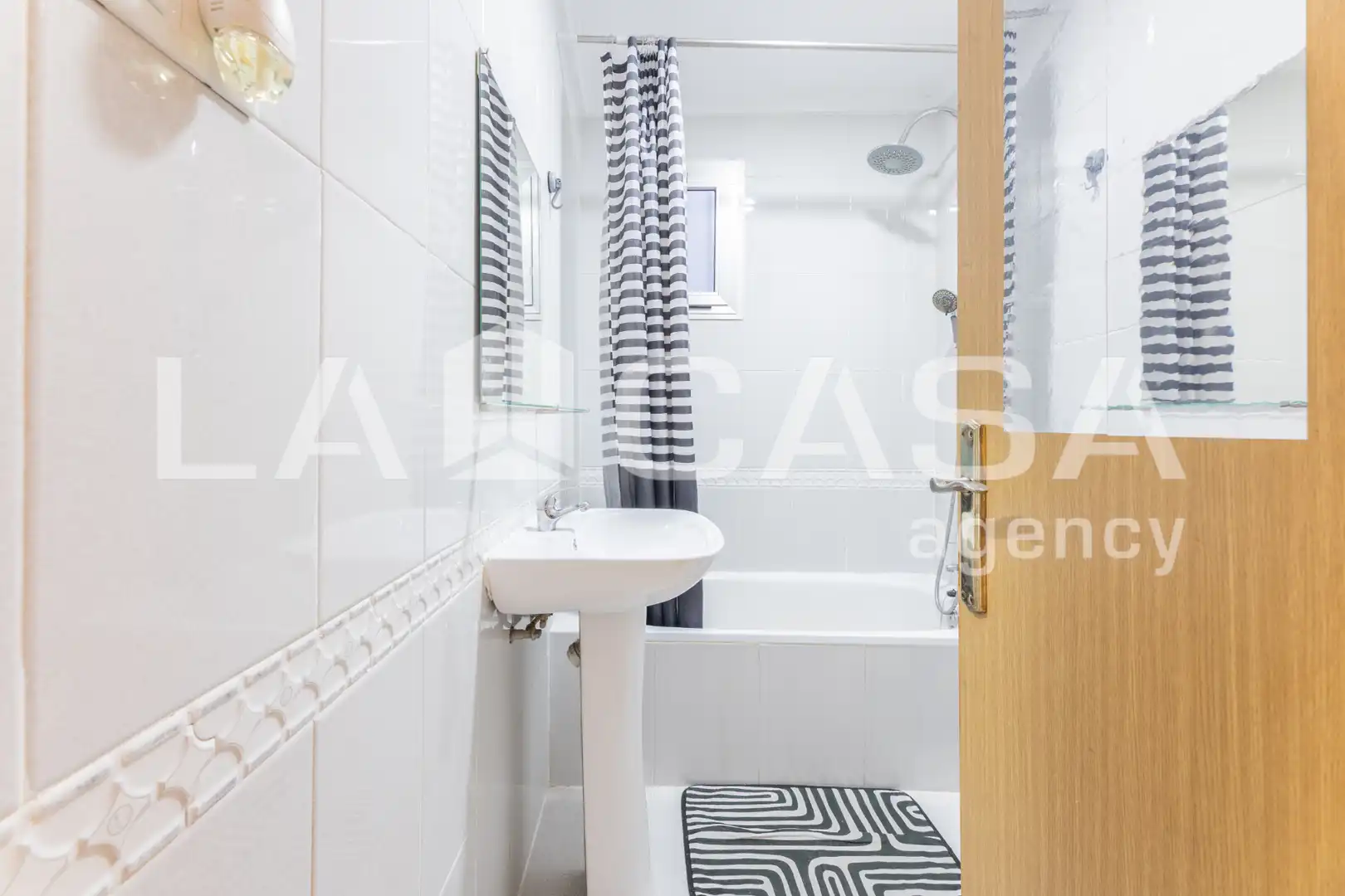 Baño de Piso en venta en Valencia con Terraza y Amueblado