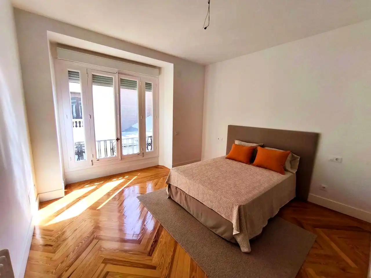 Schlafzimmer von Wohnung zur Miete in Madrid mit Terrasse