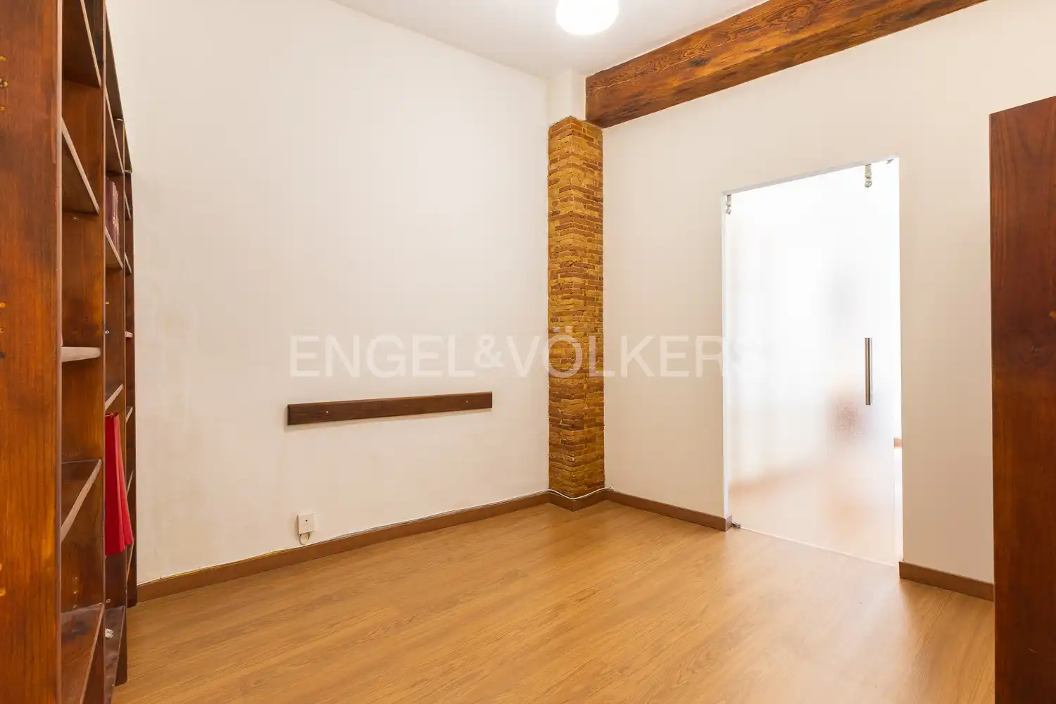 Flat for rent in Valencia  with Air Conditioner, Heating and Furnished