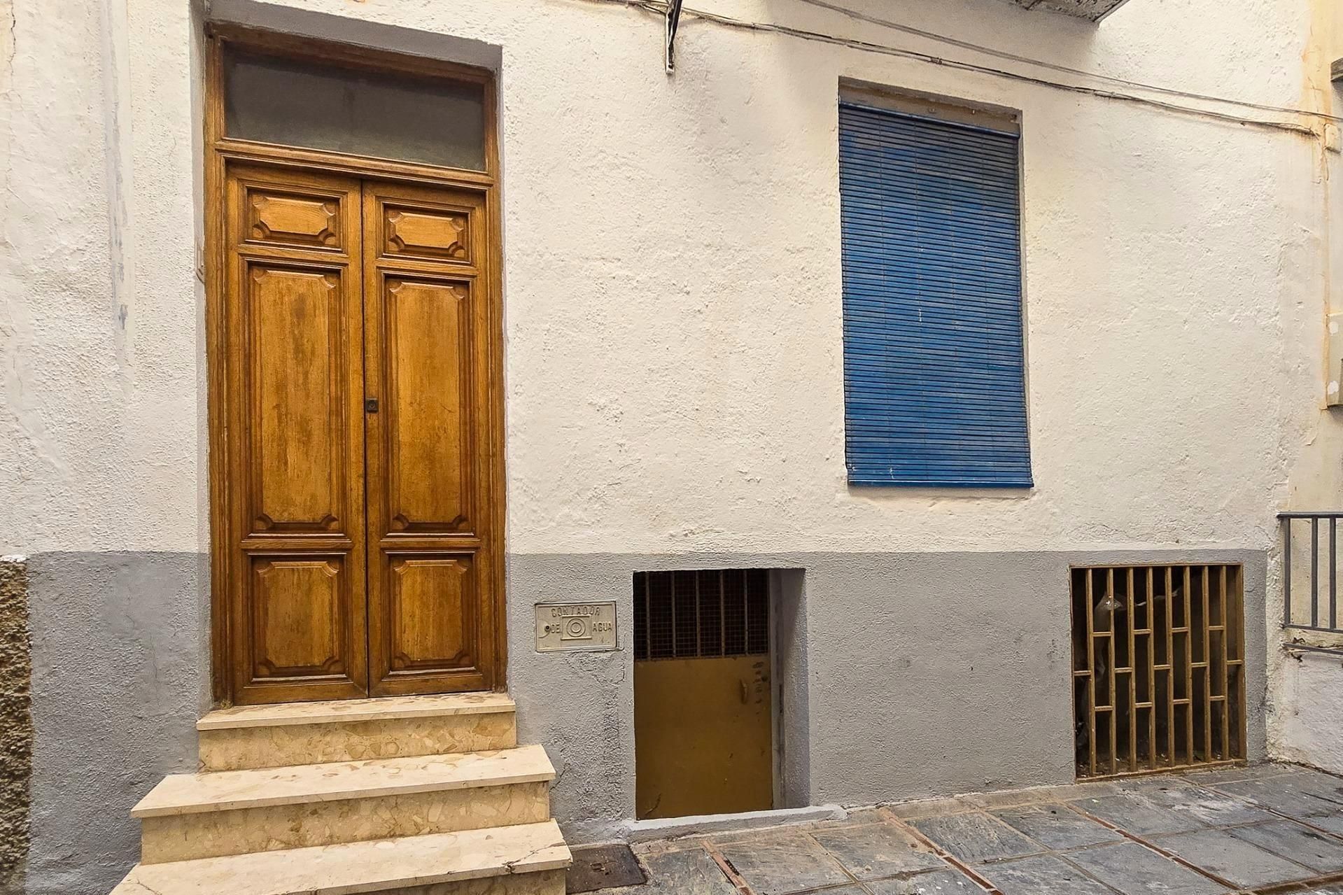 Vista exterior de Casa adosada en venda en Lanjarón amb Terrassa, Traster i Balcó