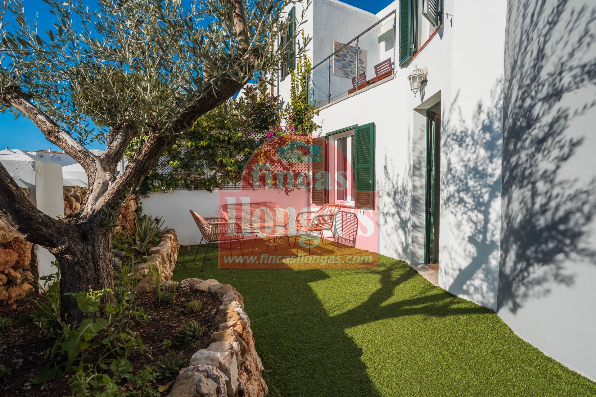 Vista exterior de Casa adosada en venda en Ciutadella de Menorca