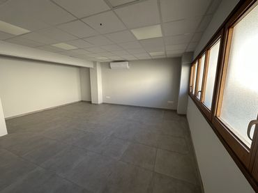 Bureau avec ascenseur à louer à de Catalunya